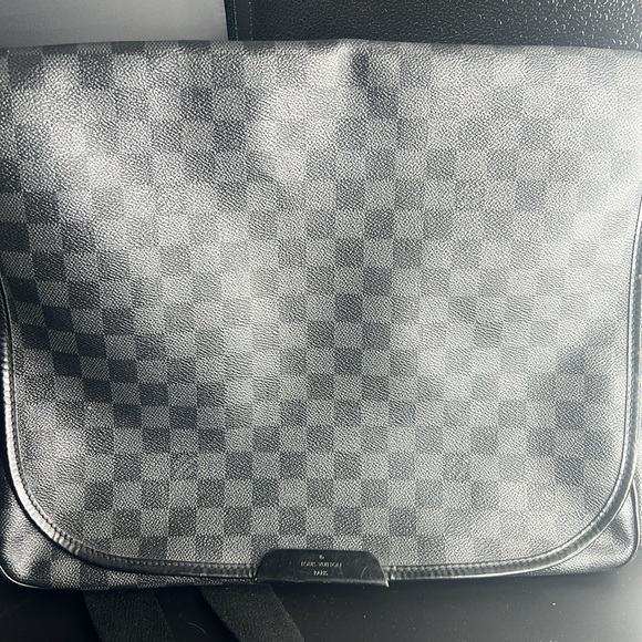 Louis Vuitton Damier graphite messenger bag - Picture 3 of 16